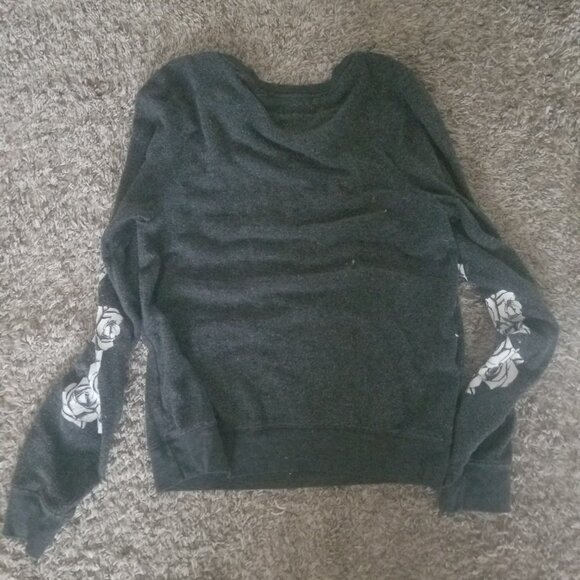 Wildfox Gray Sweater with Flowers, Size Small, Good Condition - Picture 4 of 4